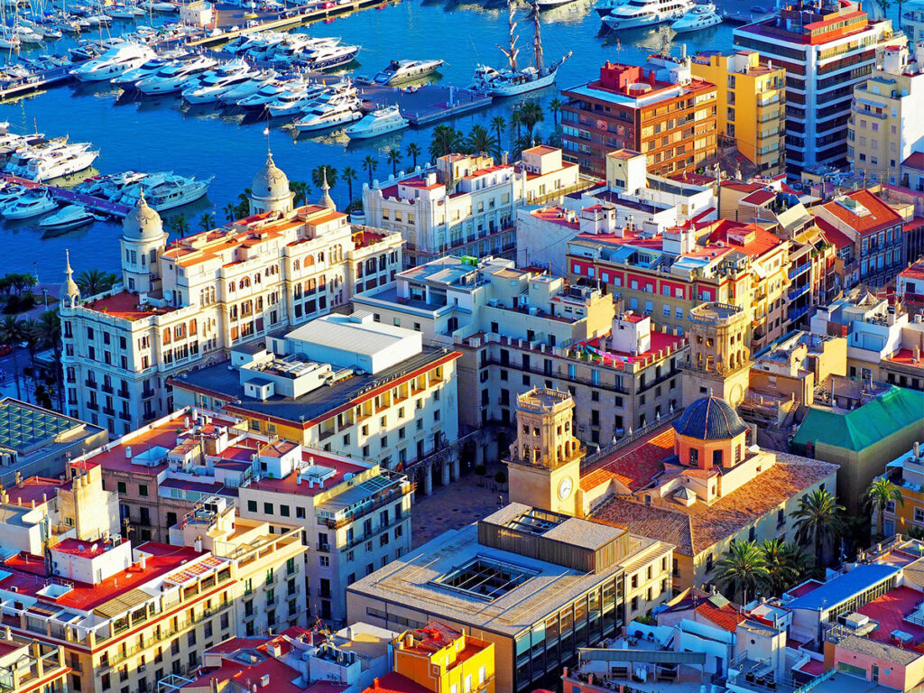 Alicante
@ AitanaCostaBlanca/Pixabay